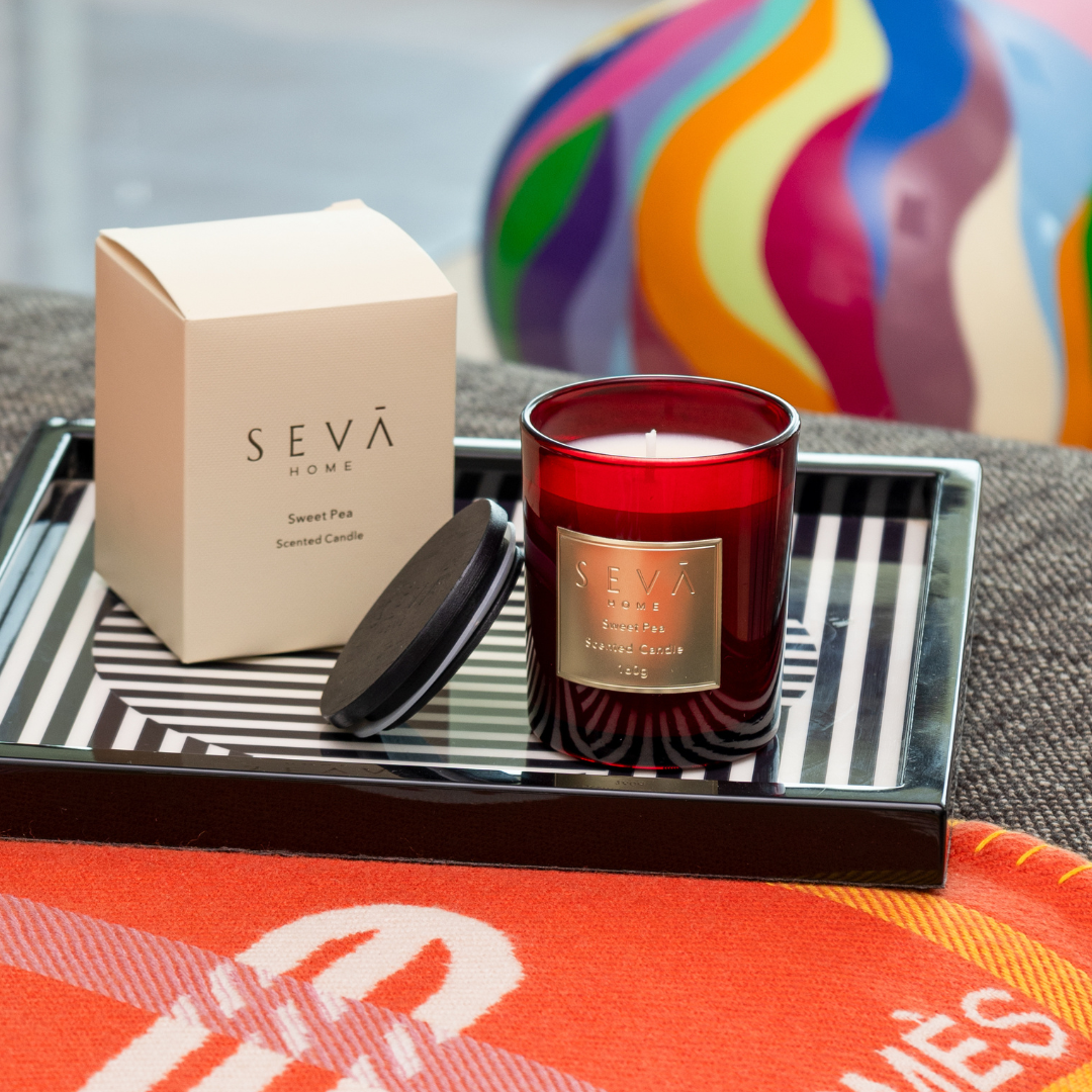 Signature Scented Candle - Sweet Pea - Classic