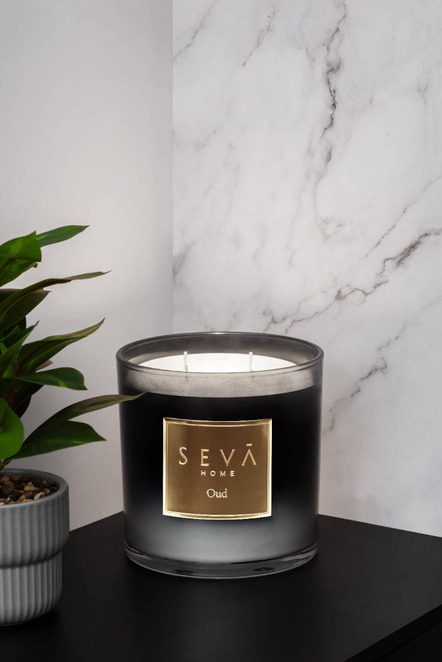 Signature Scented Candle - Oud - Grande